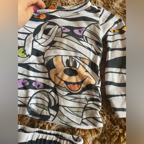 Disney Halloween Mickey Mouse glow in the dark pajamas - Picture 4 of 4